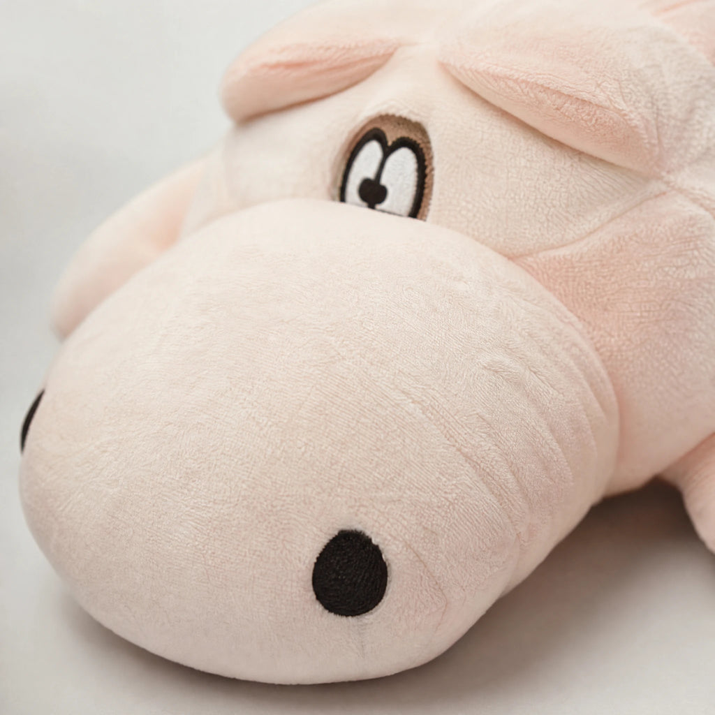 Crocodile Plush in Soft Pink with Oversized Body - Détail matière