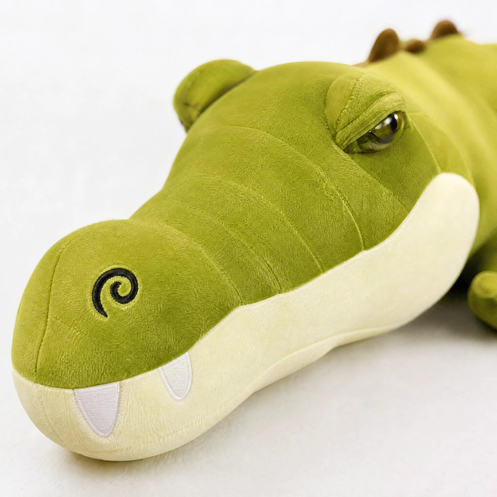 Crocodile Plush Toy in Vibrant Green with Soft Texture - Détail matière