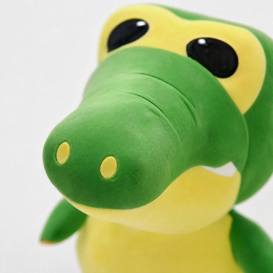 Crocodile Plush with Big Eyes and Yellow Belly - Détail matière
