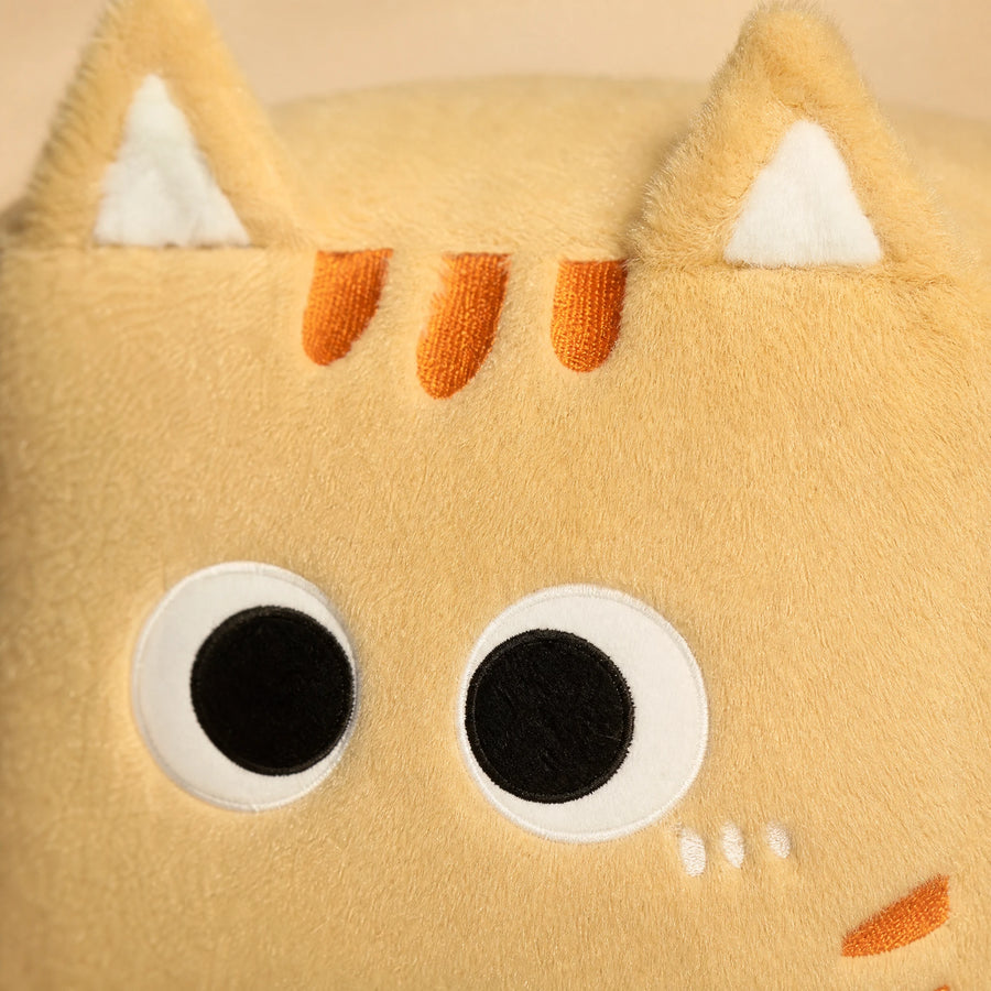 Cube Cat Plush with Soft Fluffy Fur and Big Eyes - Détail matière