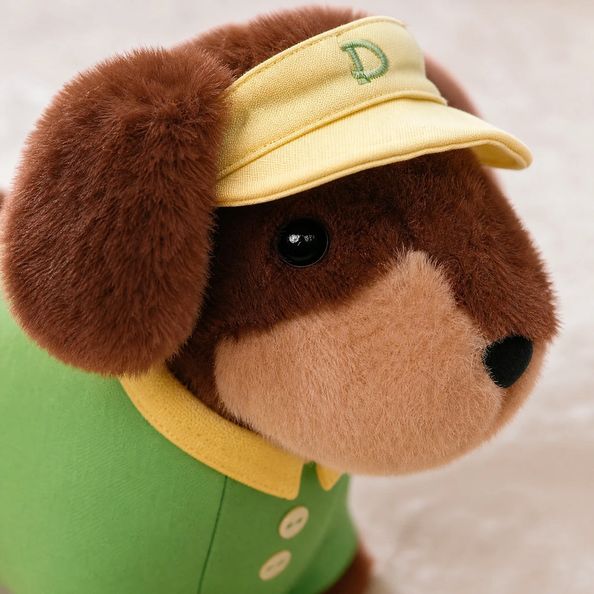 Dachshund Plush in Outfit – Dressed Sausage Dog - Détail matière