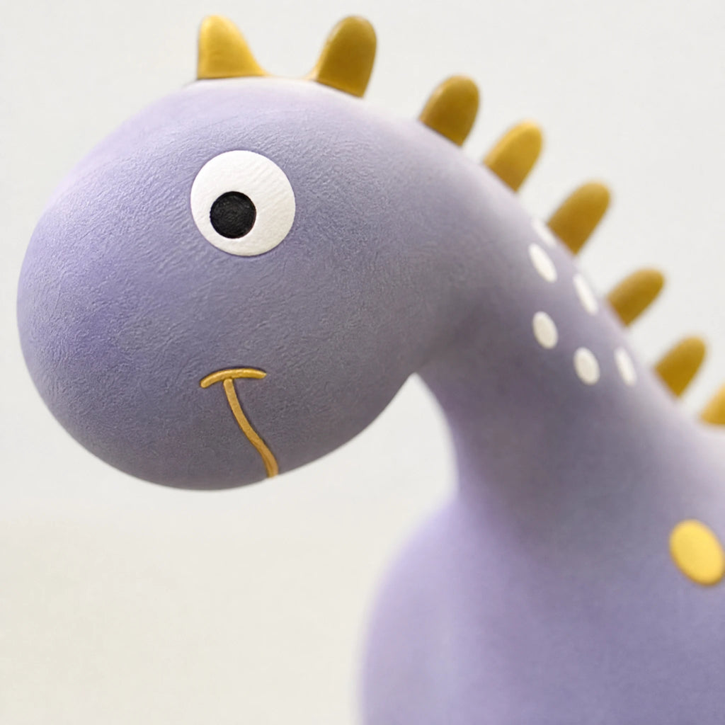Dinosaur Plush Toy, Purple with Golden Spikes and Spots - Détail matière