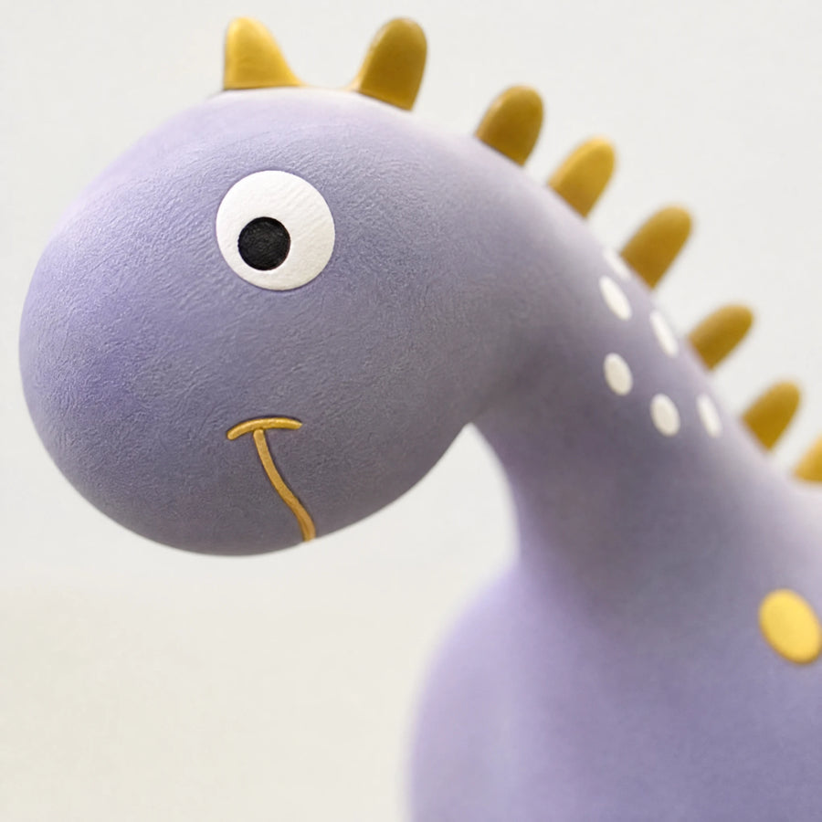 Dinosaur Plush Toy, Purple with Golden Spikes and Spots - Détail matière