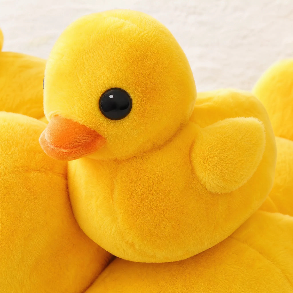Duck Plush with Soft Yellow Body and Round Shape - Détail matière