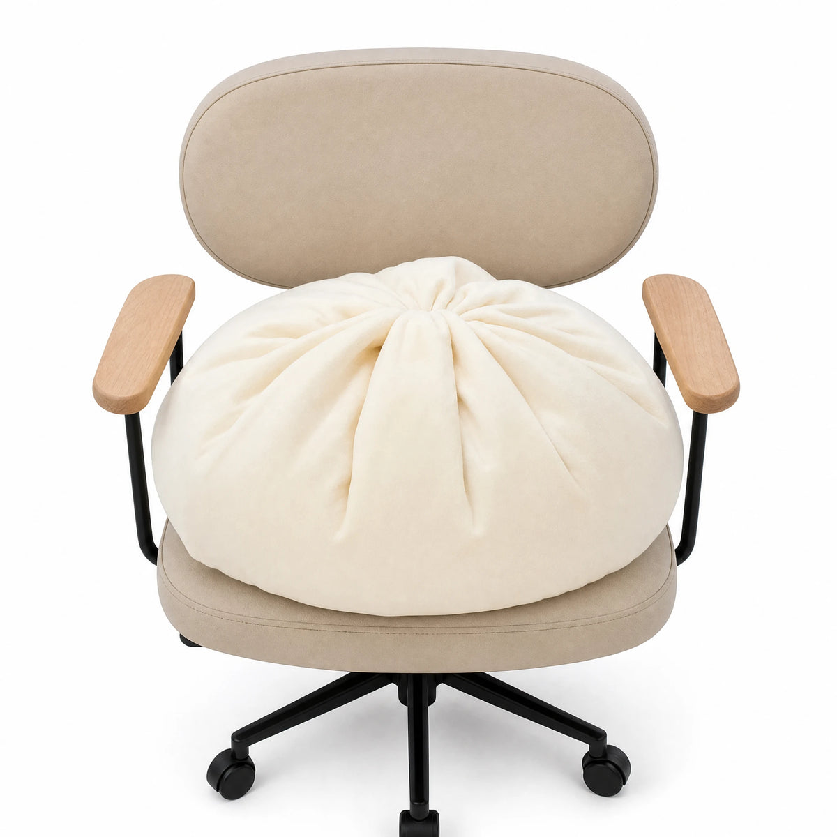 Dumpling Pillow Plush in Ivory White with Gathered Design - Fond blanc