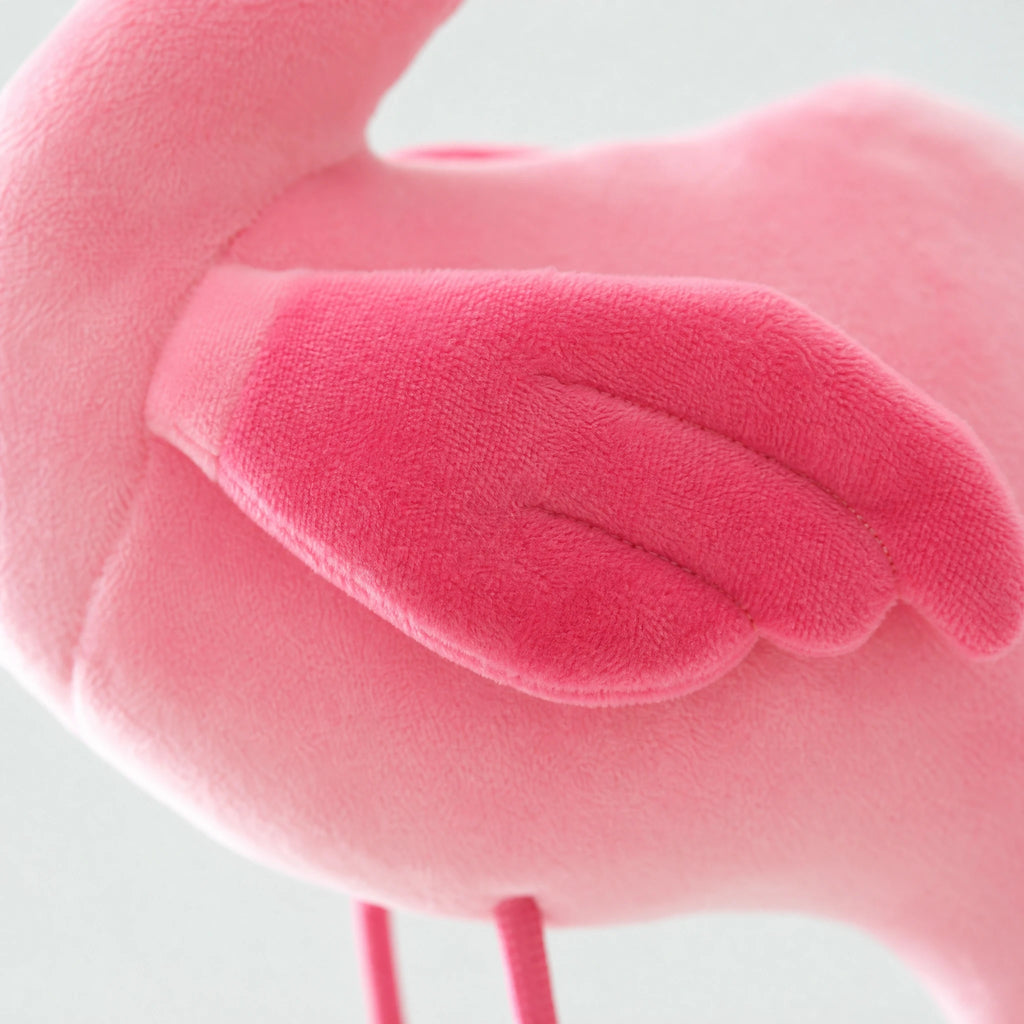 Flamingo Plush in Soft Pink Cotton - Standing Pose - Détail matière