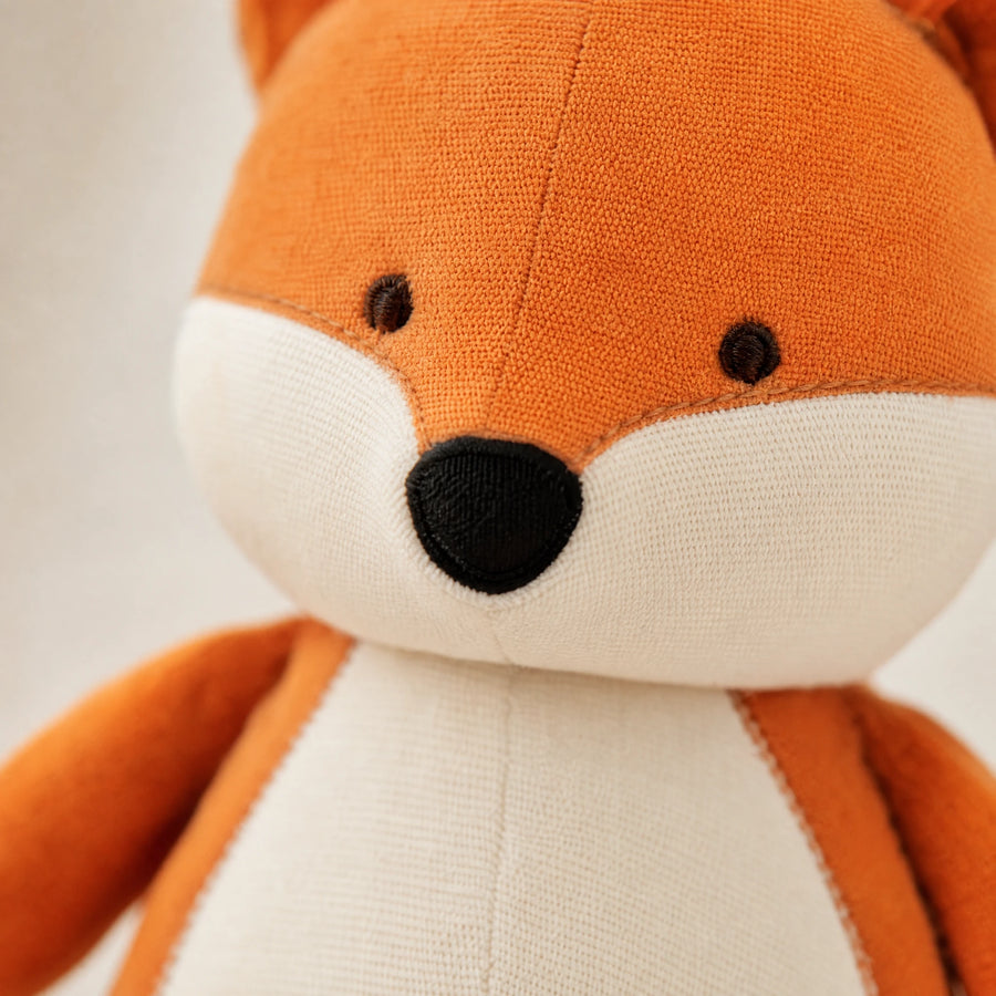 Fox Plush with Orange and Cream Colored Coat - Détail matière