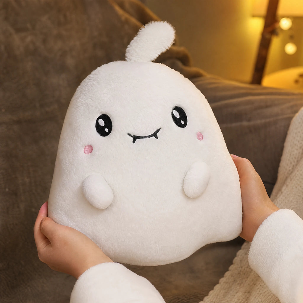 Ghost Plush with Kawaii Grim Reaper Design for Halloween - Utilisation du produit