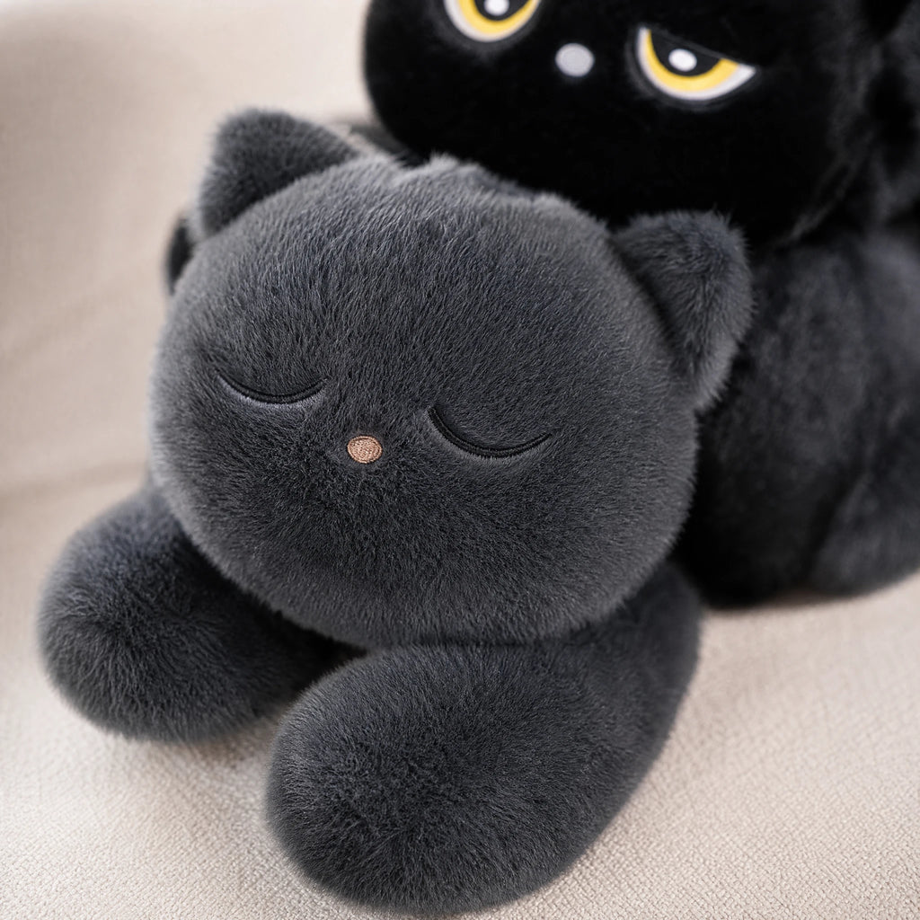 Giant Black Cat Plush with Yellow Eyes - Détail matière
