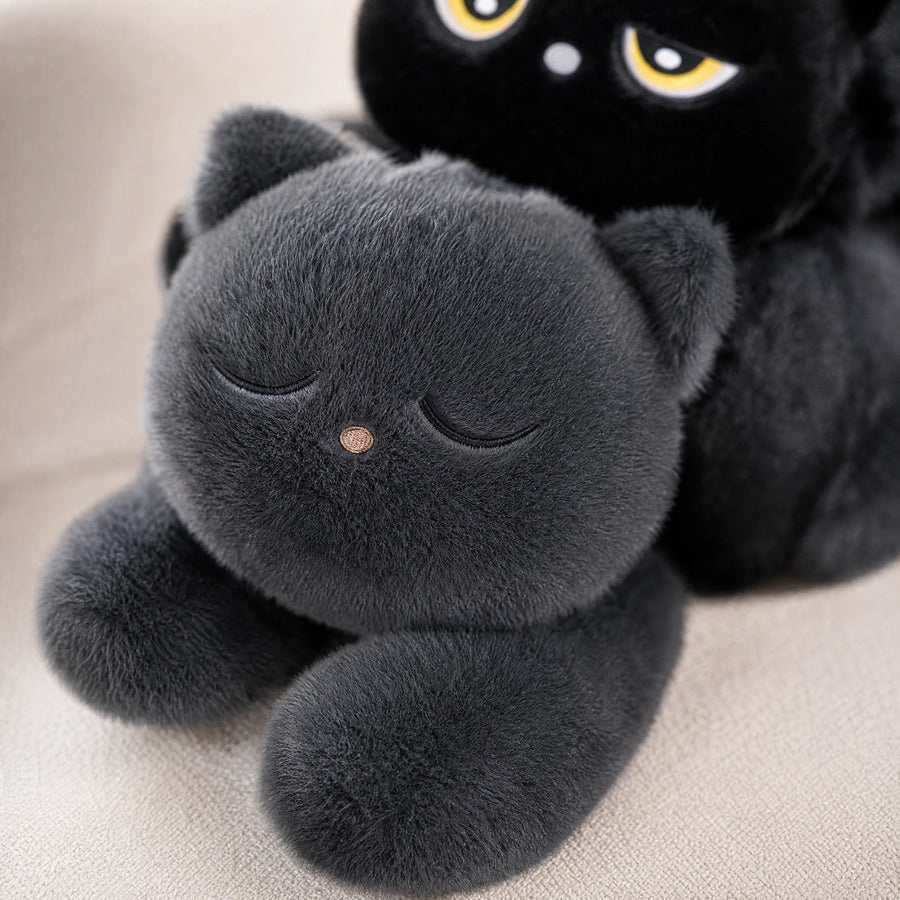 Giant Black Cat Plush with Yellow Eyes - Détail matière