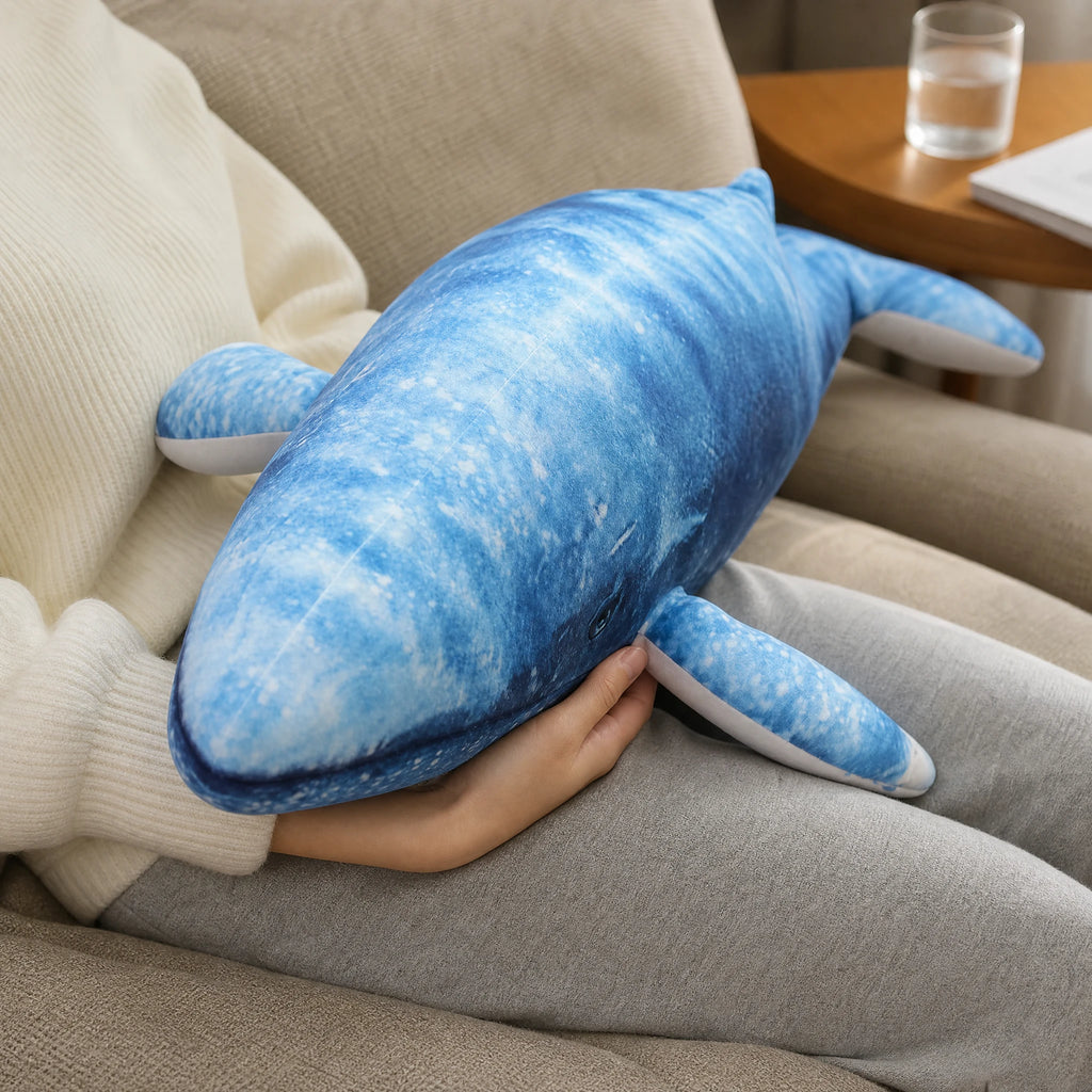 Giant Blue Whale Plush with Realistic Ocean Pattern - Utilisation du produit
