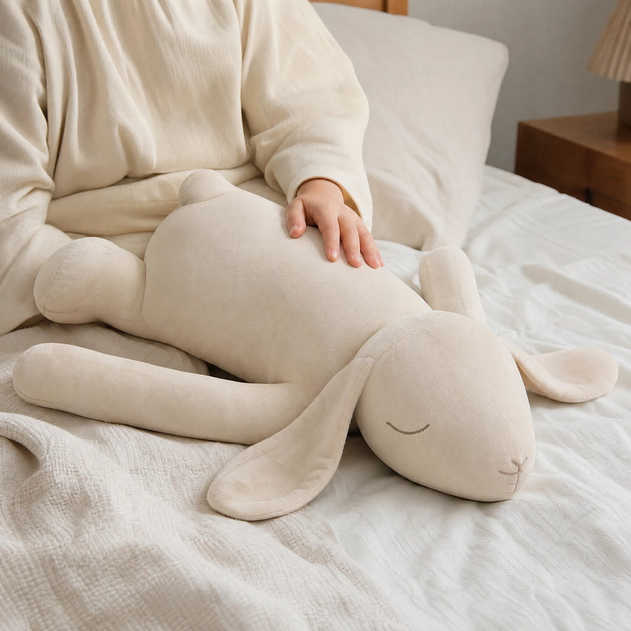 Giant Bunny Plush in Soft White Cotton, 35-Inch Cuddle Toy - Utilisation du produit