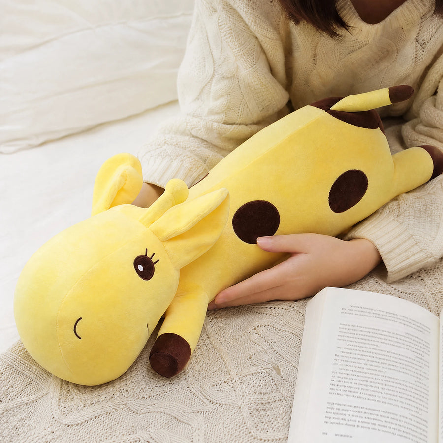 Giraffe Body Pillow with Plush Long Design - Utilisation du produit
