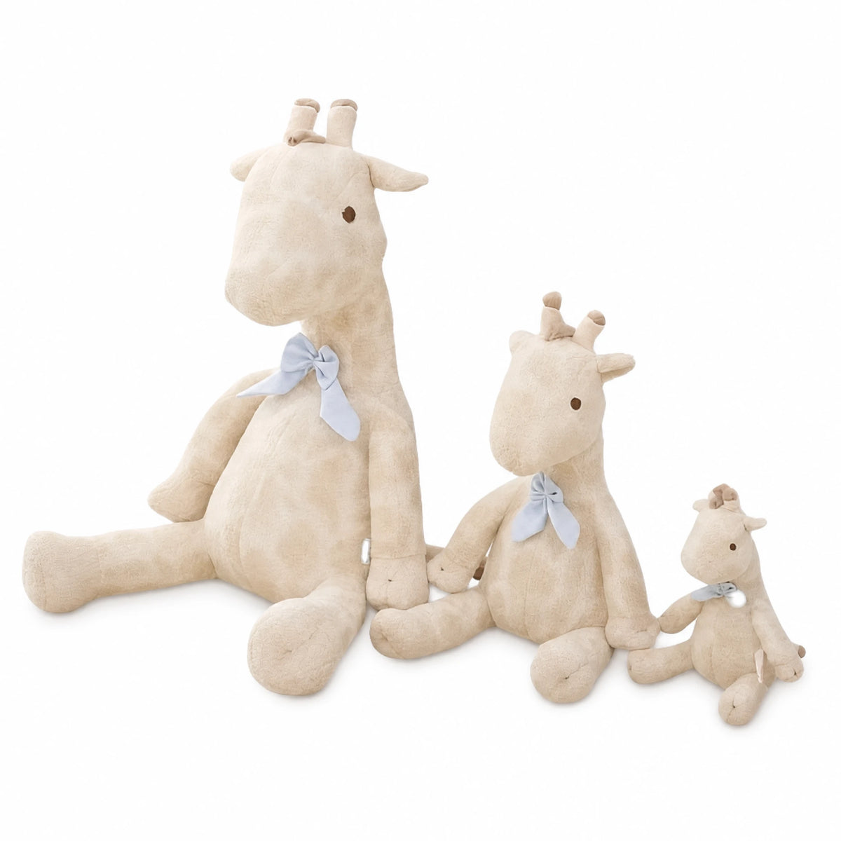 Giraffe Plush with Blue Ribbon and Long Legs - Fond blanc