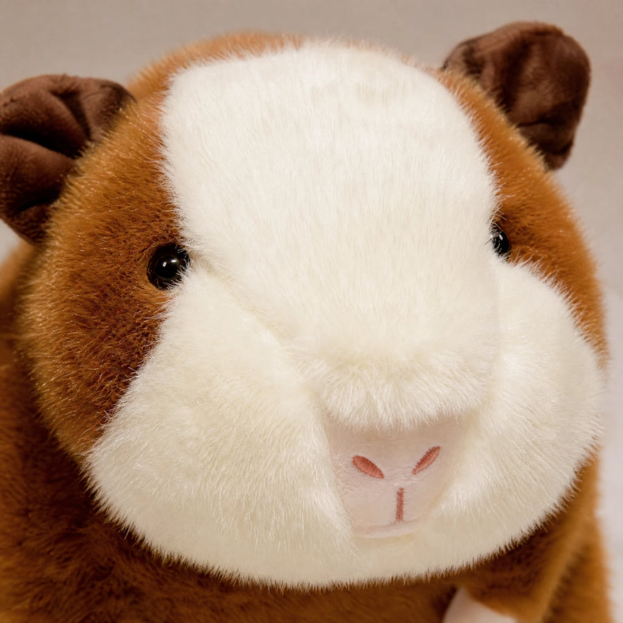 Guinea Pig Plush with Soft Brown and Cream Fur - Détail matière