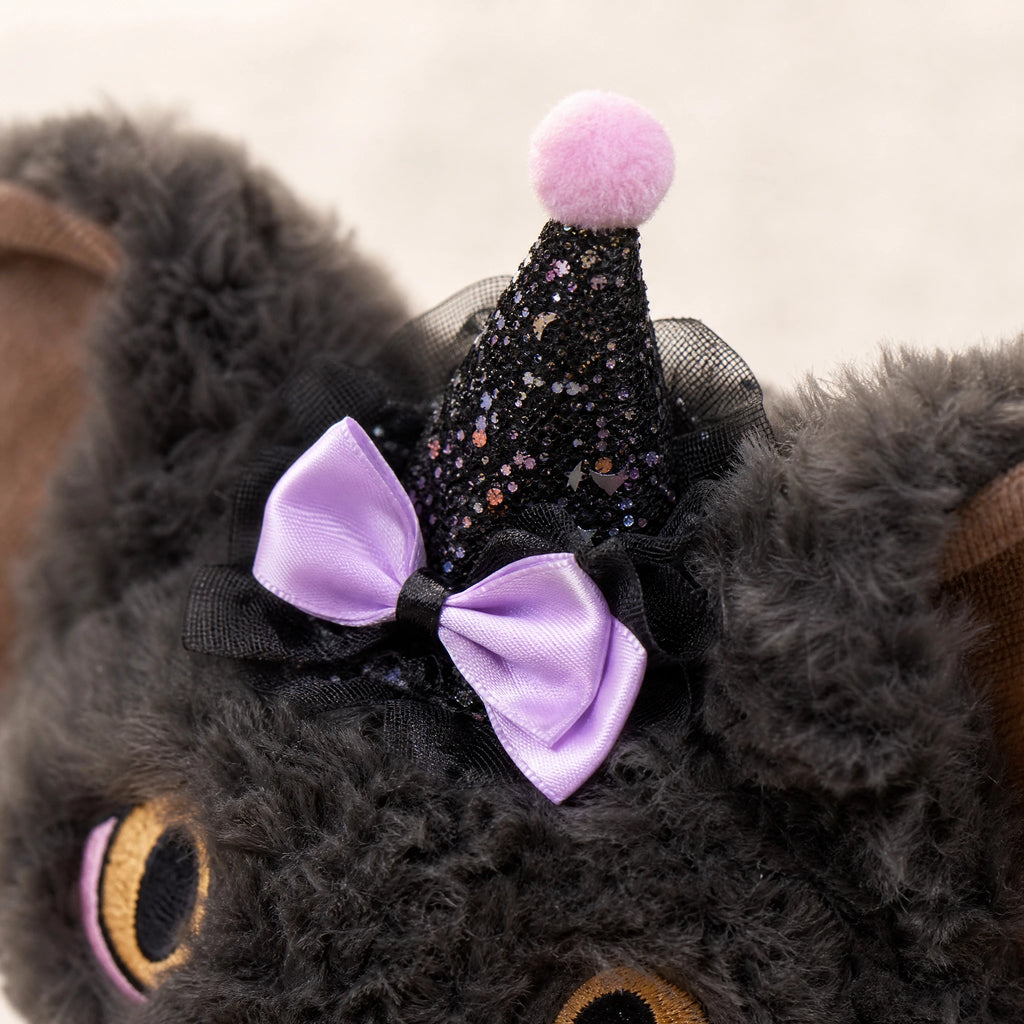 Halloween Black Cat Plush with Witch Hat and Accessories - Détail matière