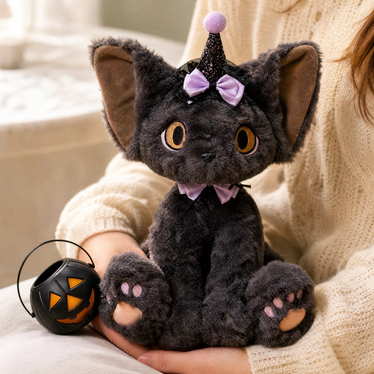 Halloween Black Cat Plush with Witch Hat and Accessories - Utilisation du produit