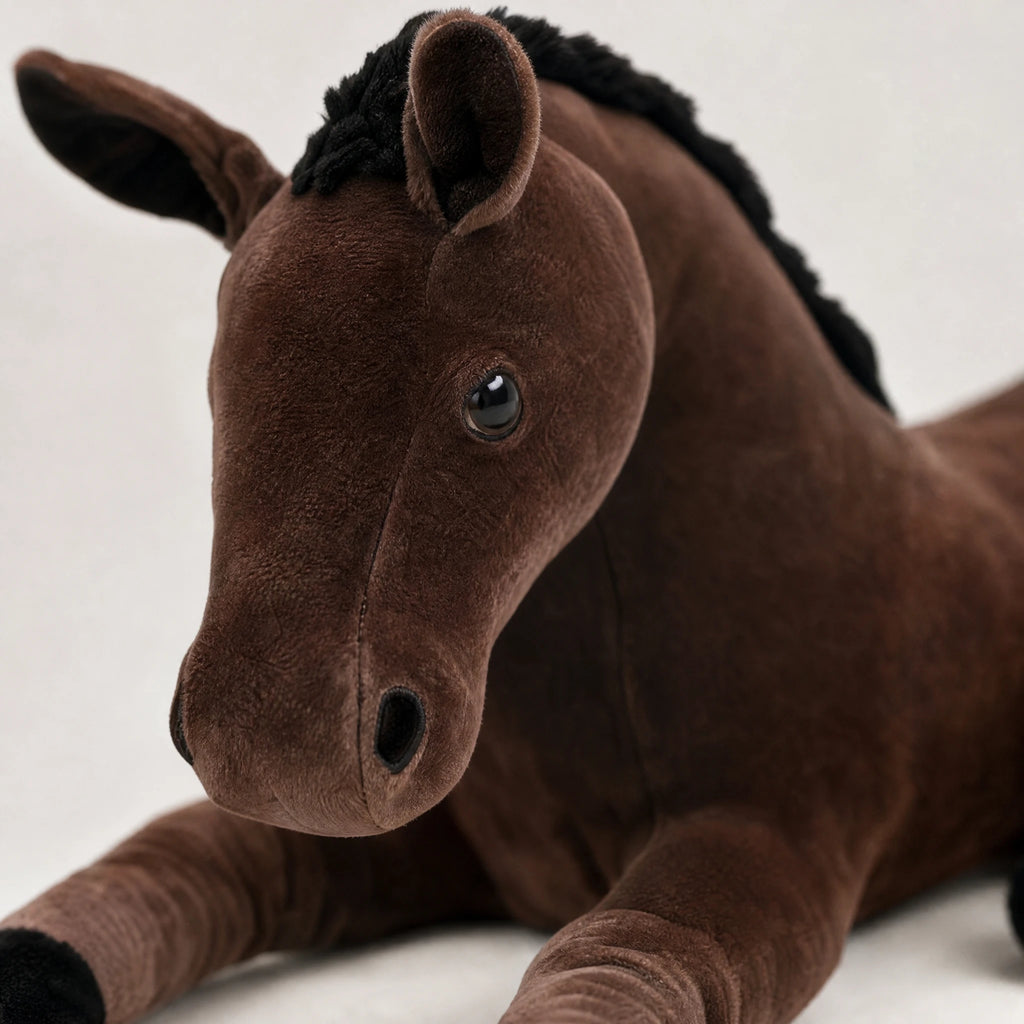 Horse Plush Toy, Lifelike Brown Stallion, Lying Position - Détail matière