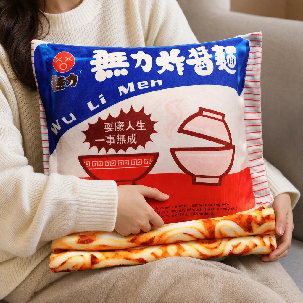 Instant Noodle Pillow with Realistic Packaging Design - Utilisation du produit