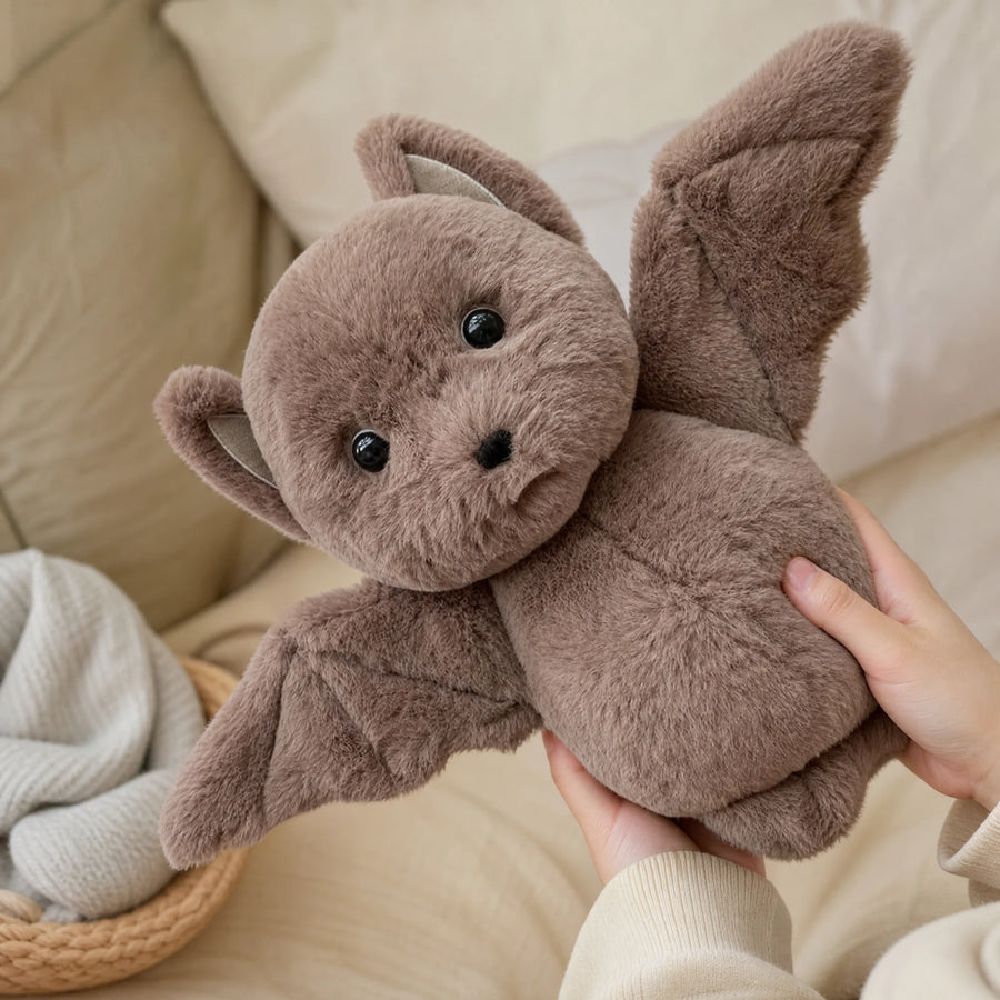 Kawaii Bat Plush with Soft Wings and Sweet Expression - Utilisation du produit