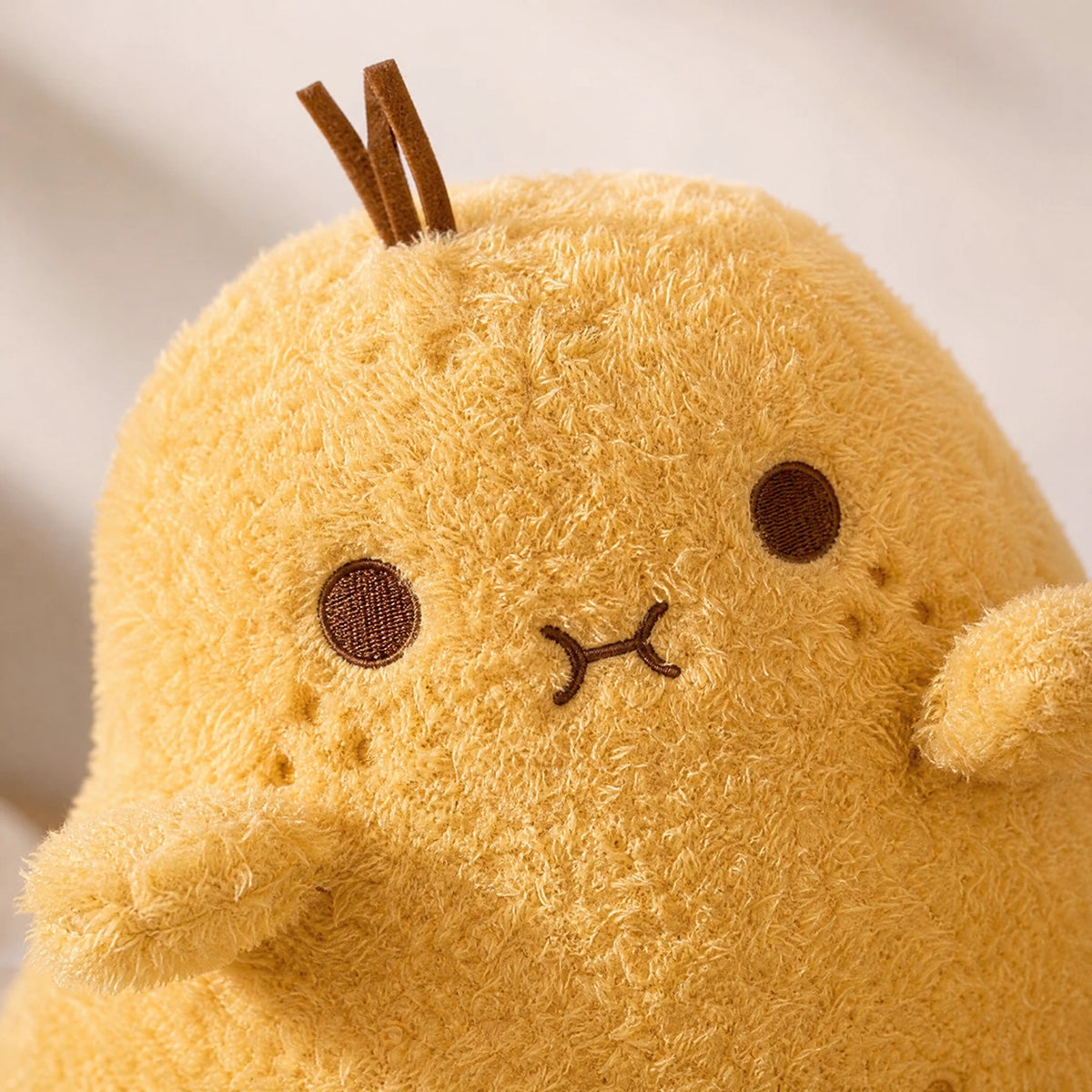 Kawaii Potato Plush with Round Fluffy Body - Détail matière