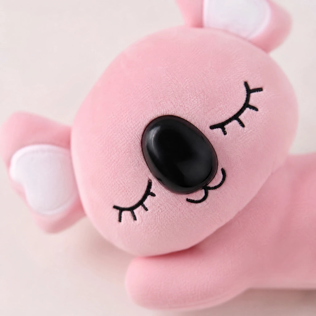Koala Plush Pillow with Pink Lying Down Design - Détail matière