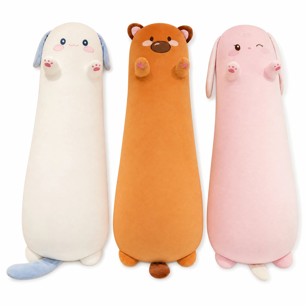 Long Body Pillow Plush with Adorable Animal Characters - Fond blanc
