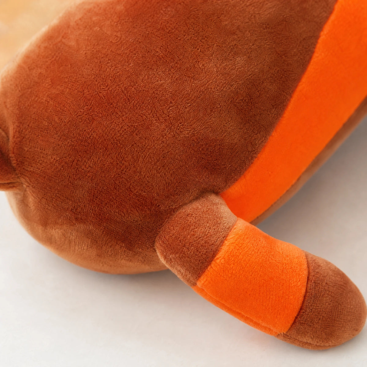 Long Body Plush in Red Panda, Axolotl, and Capybara - Détail matière