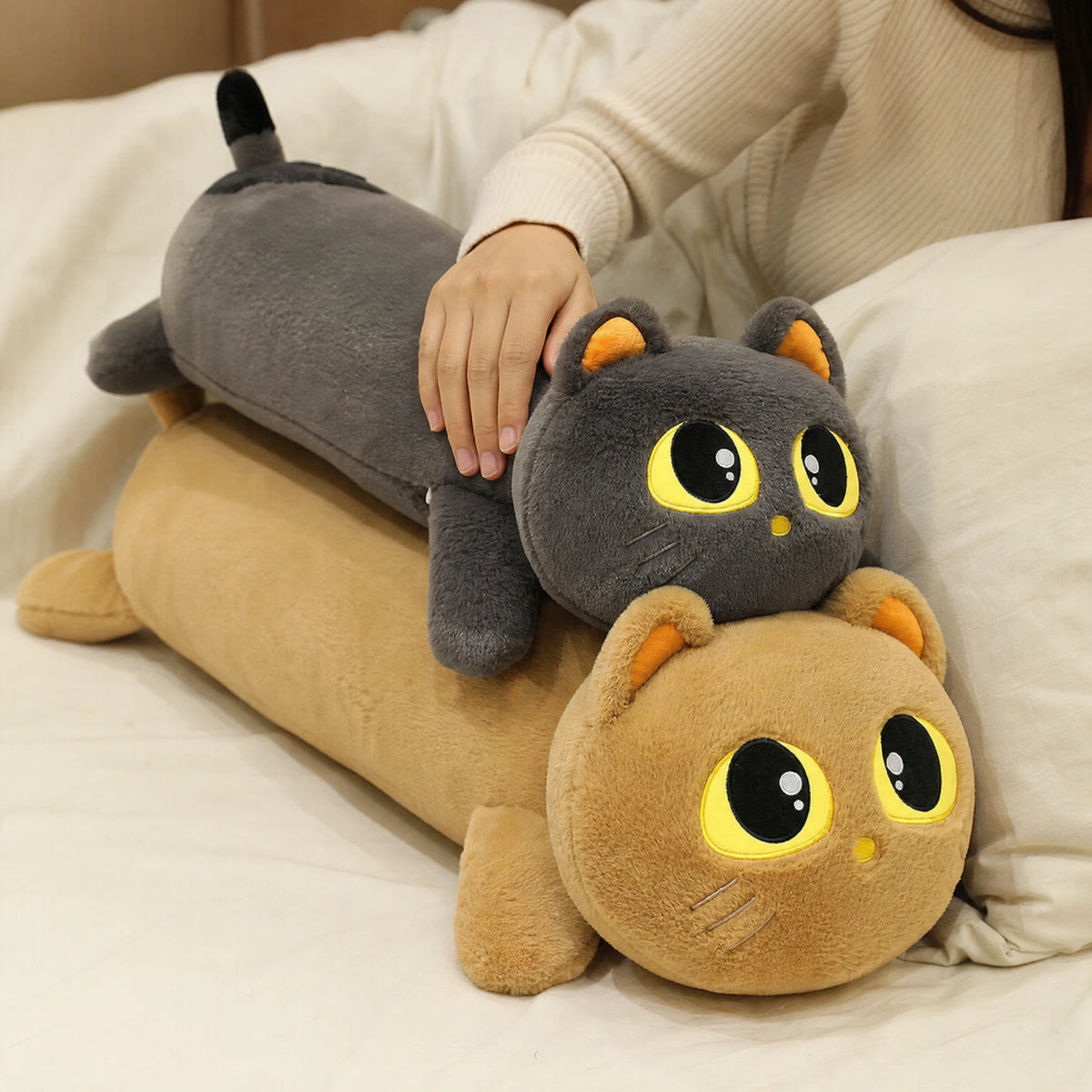 Long Cat Plush with Big Eyes and Soft Sausage Body - Utilisation du produit