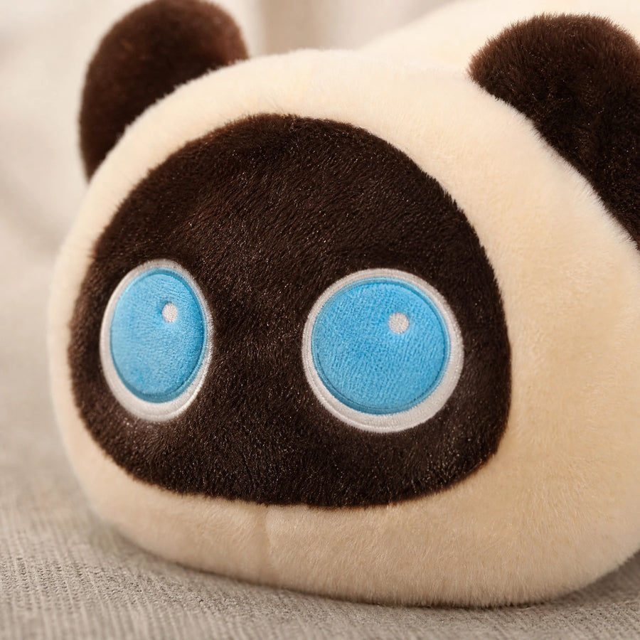 Long Cat Plush with Segmented Body and Blue Eyes - Détail matière