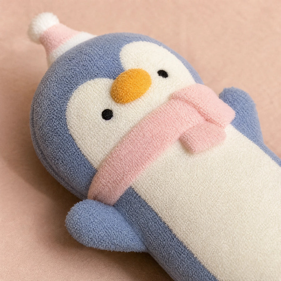 Long Penguin Plush with Soft Fluffy Body and Scarf - Détail matière