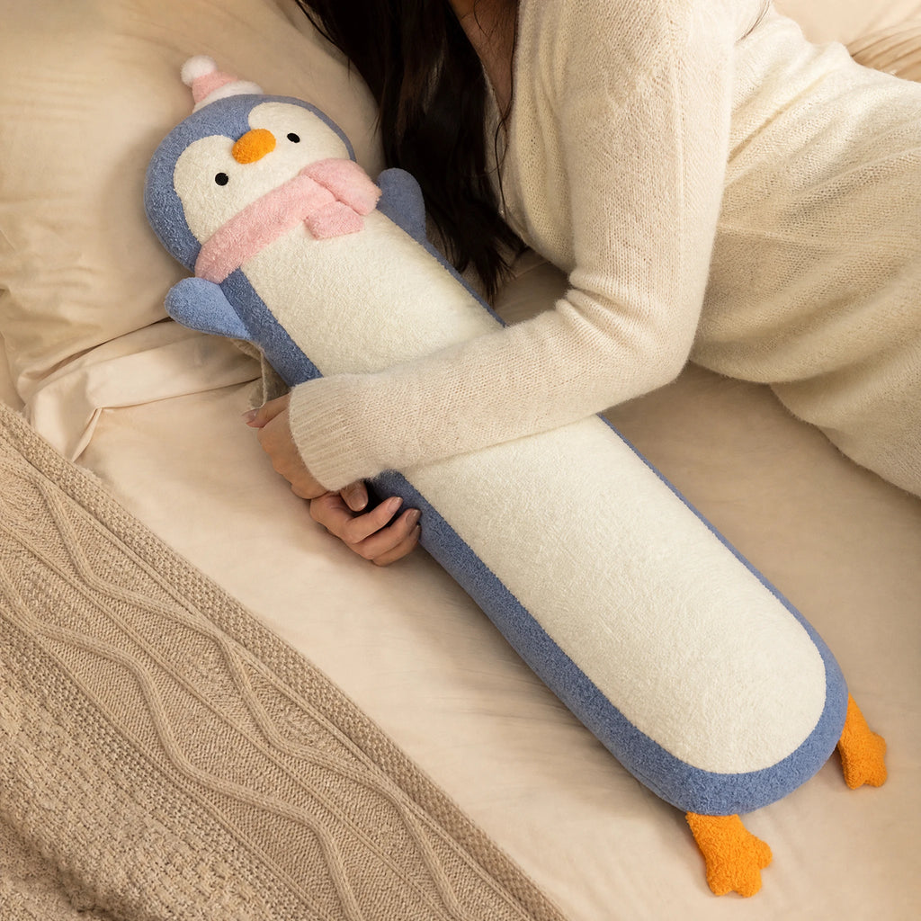 Long Penguin Plush with Soft Fluffy Body and Scarf - Utilisation du produit