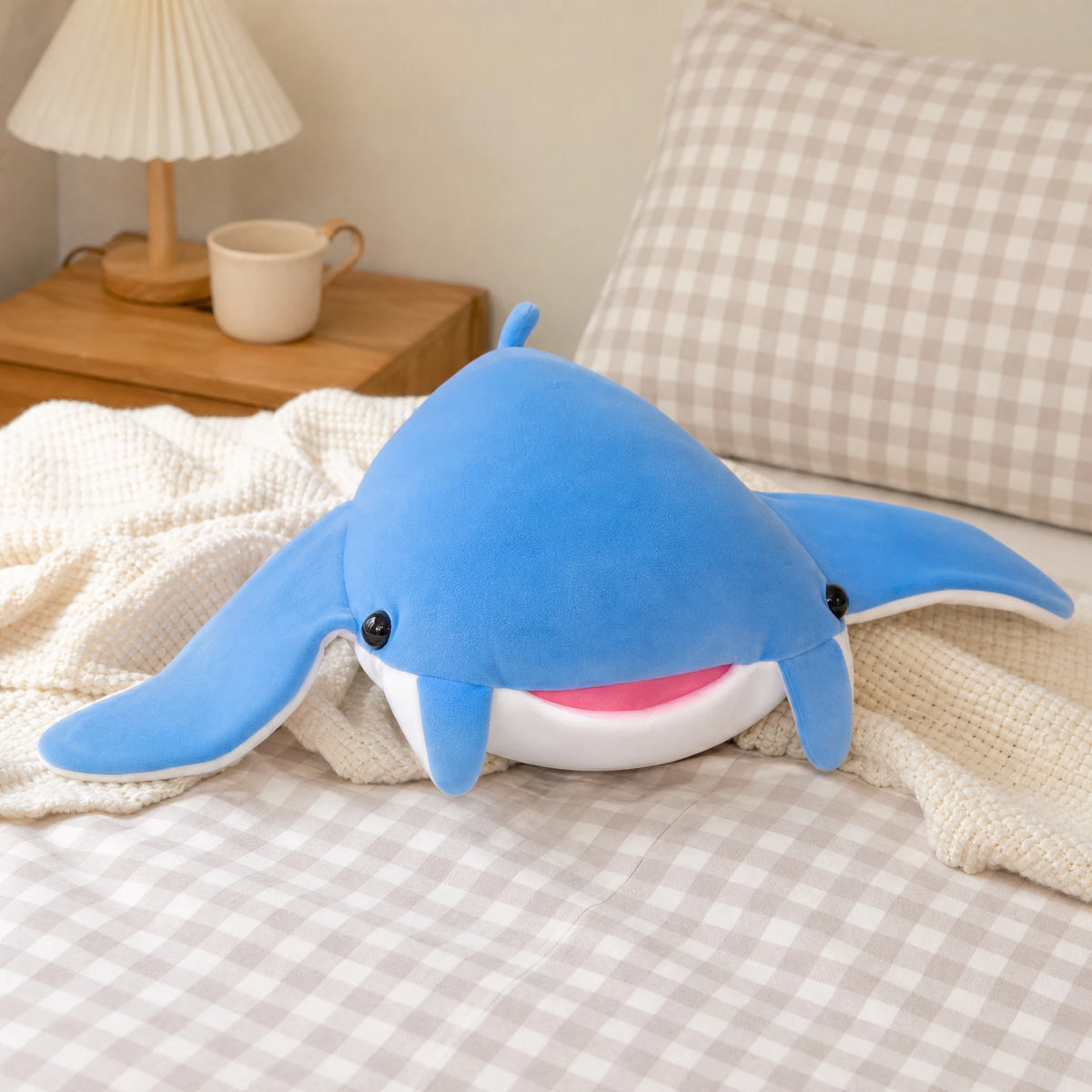 Mobula Ray Plush with Smiling Face in Blue or Mint - Utilisation du produit