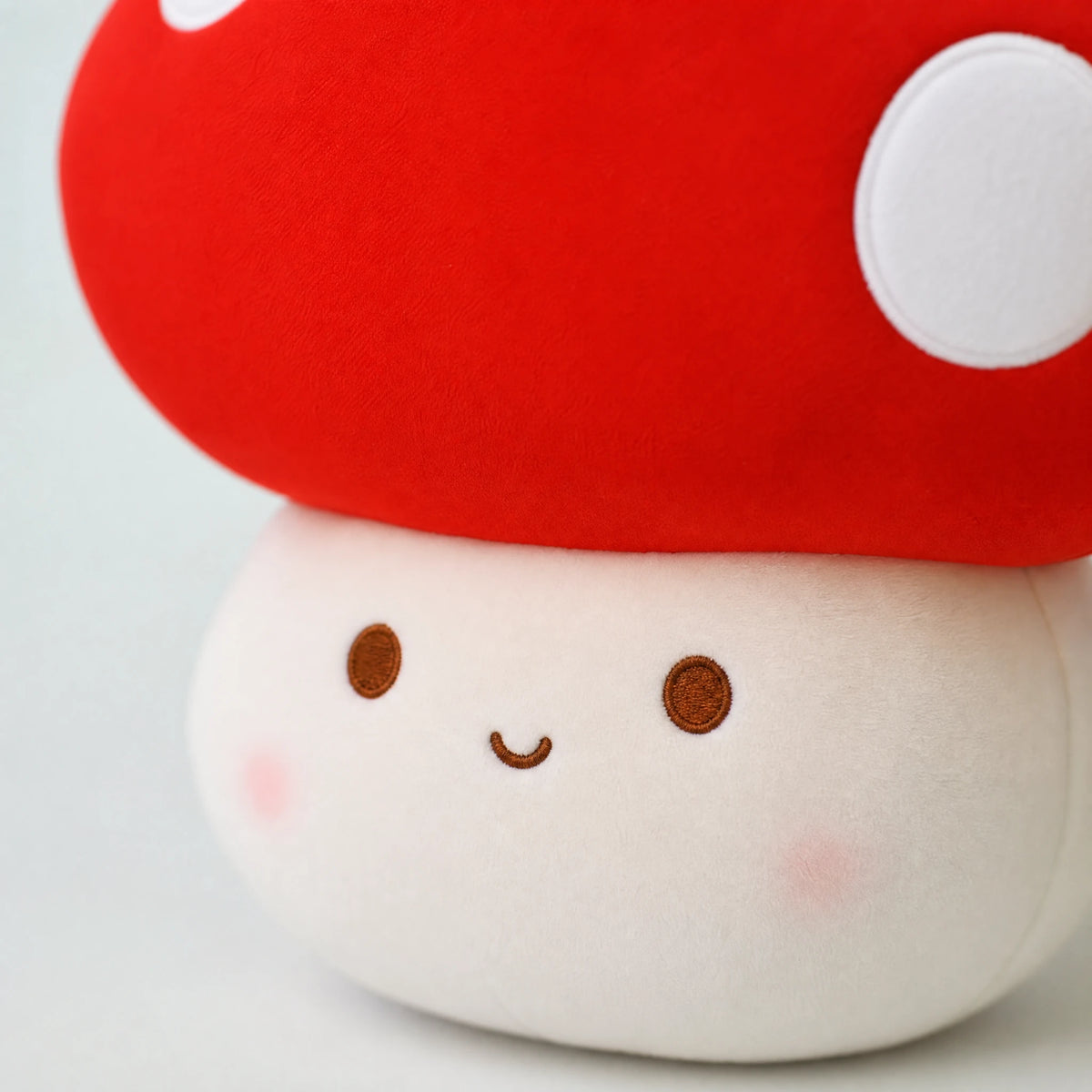 Mushroom Plush – Red Spotted with Smiling Face - Détail matière