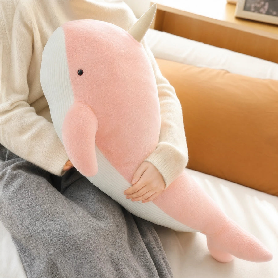 Narwhal Plush with Shiny Horn and Fluffy Texture - Utilisation du produit