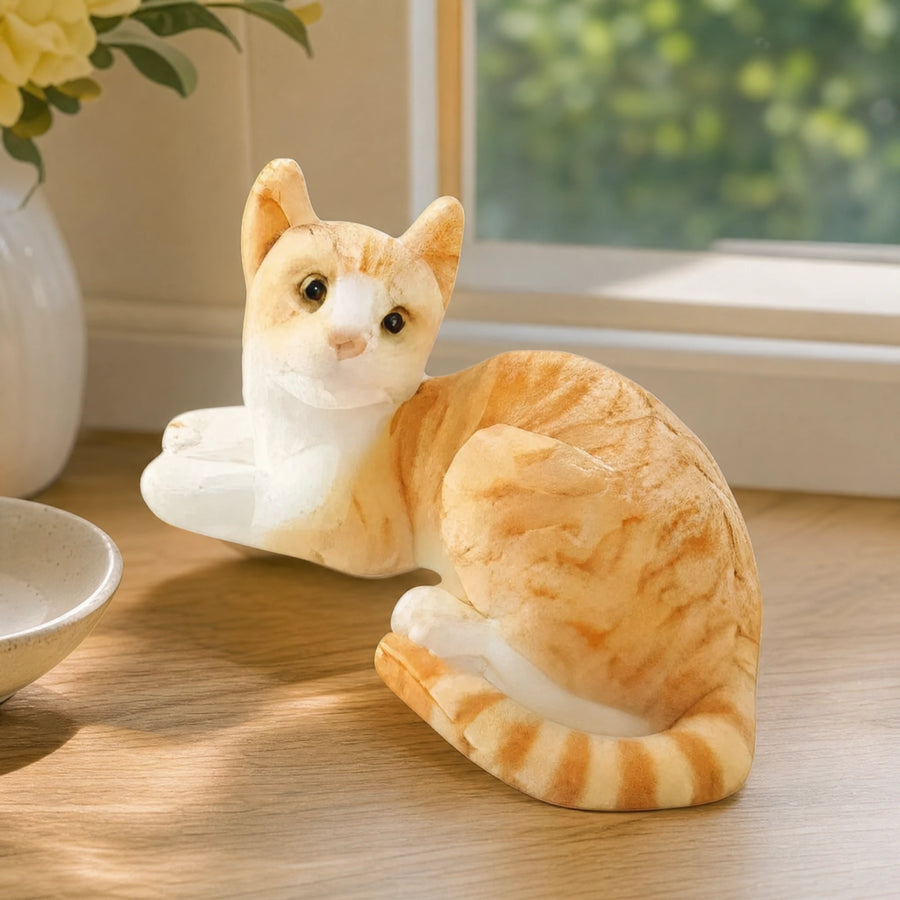 Orange Tabby Cat Plush in Lying Down Position - Utilisation du produit