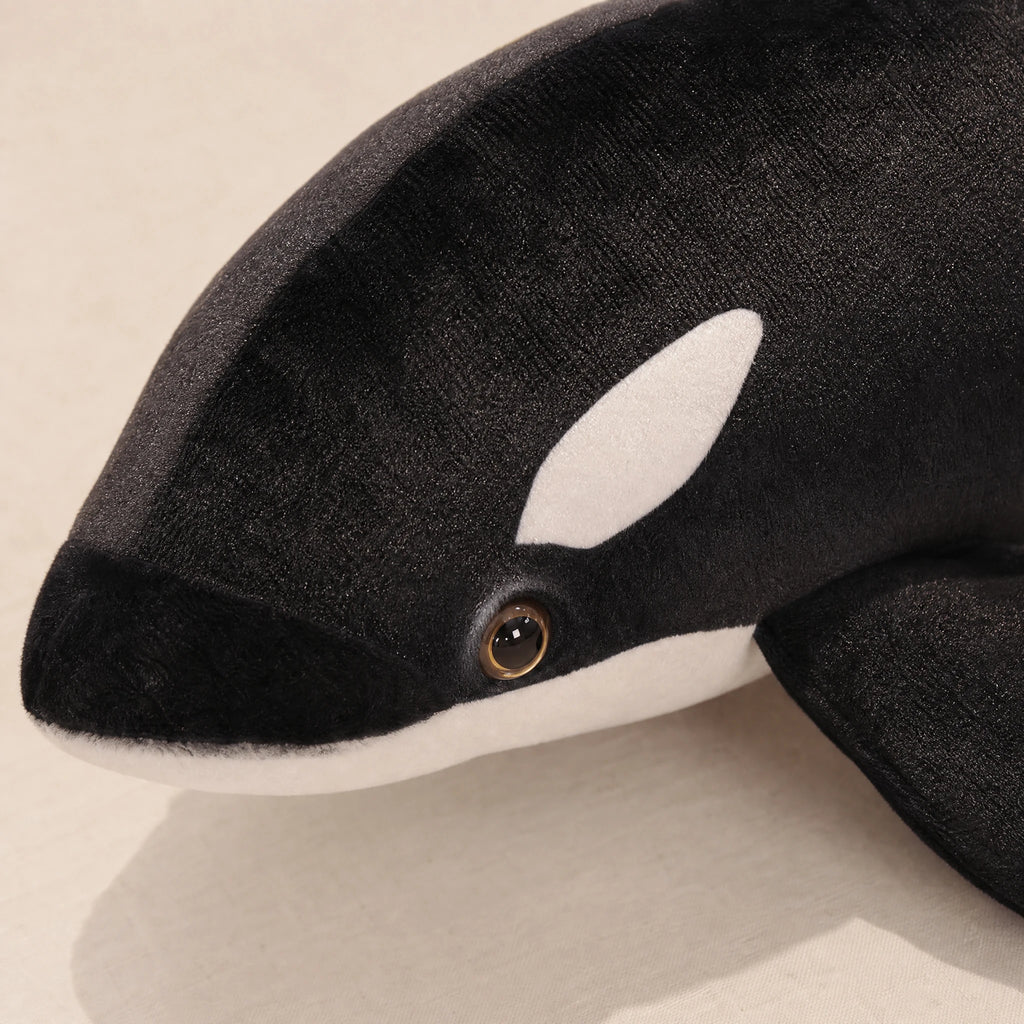 Orca Plush in Realistic Black and White Design - Détail matière