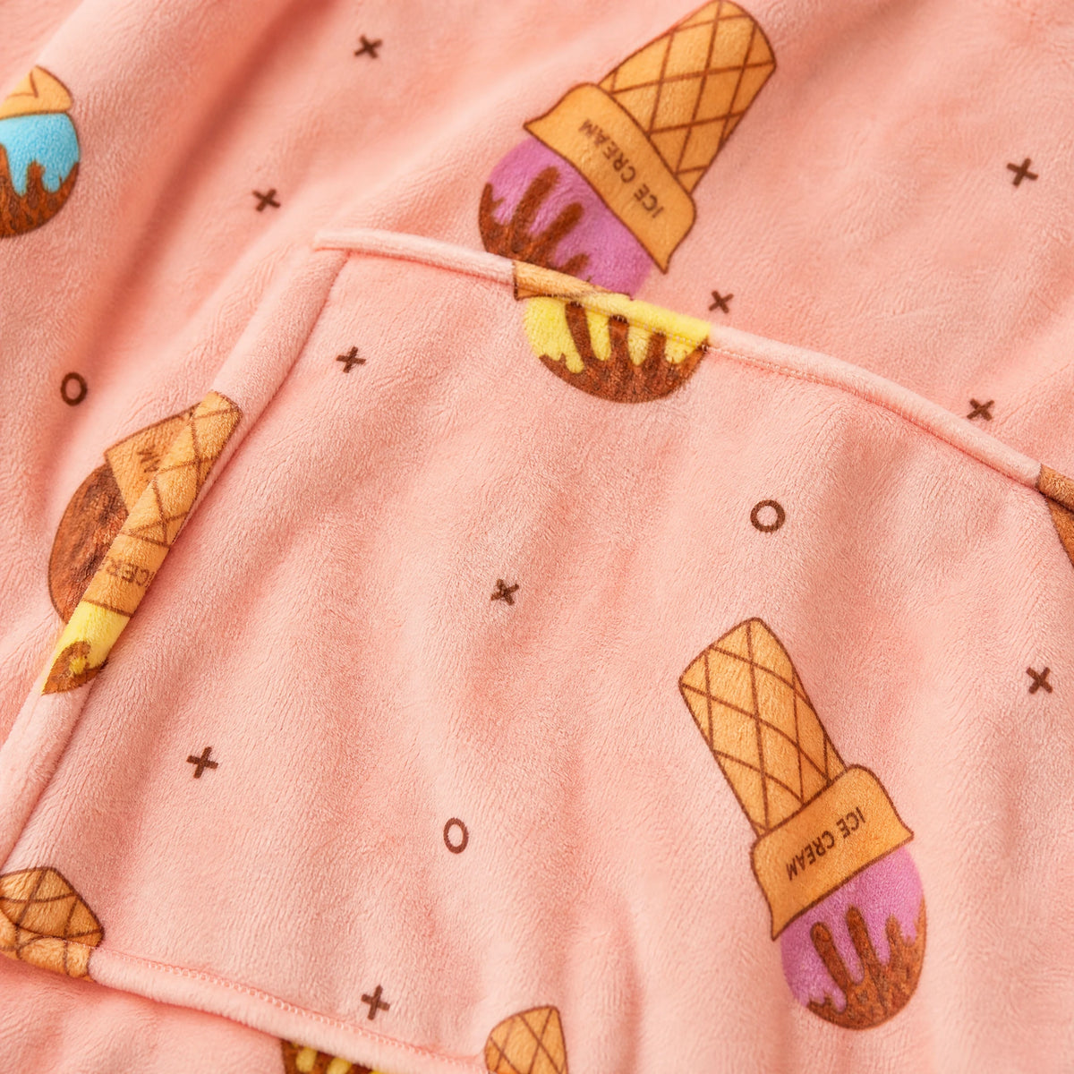 Oversized Blanket Hoodie with Ice Cream Print in Coral - Détail matière