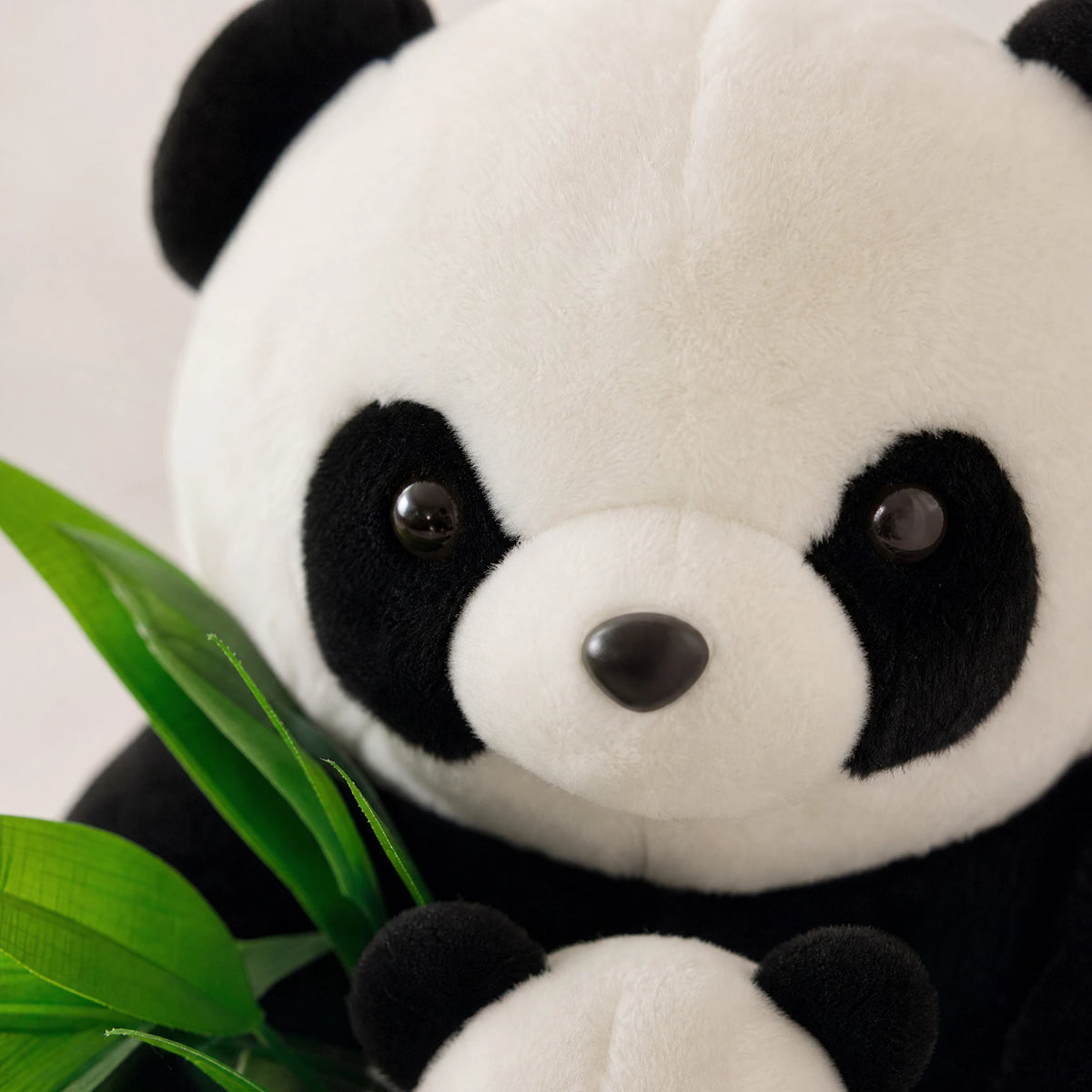 Panda Plush Toy with Baby, Soft Bamboo Mother and Cub - Détail matière
