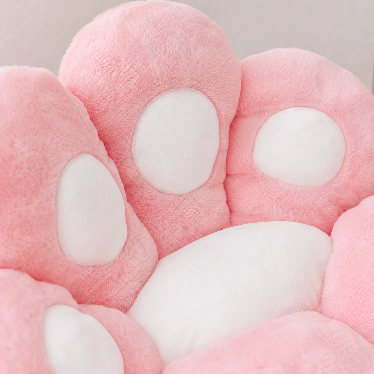 Paw Cushion – Plush Bear Floor Seat with Backrest - Détail matière