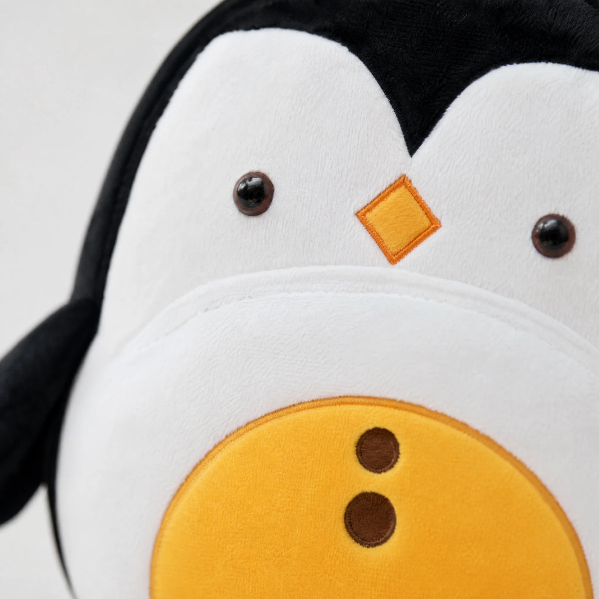 Penguin Backpack Plush with 3D Design for Toddlers - Détail matière