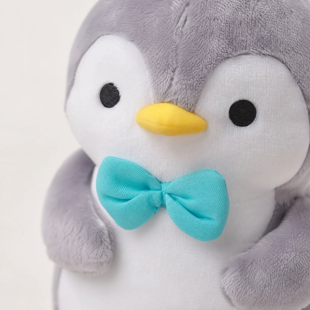 Penguin Plush with Bow Tie and Soft Gray Fabric - Détail matière