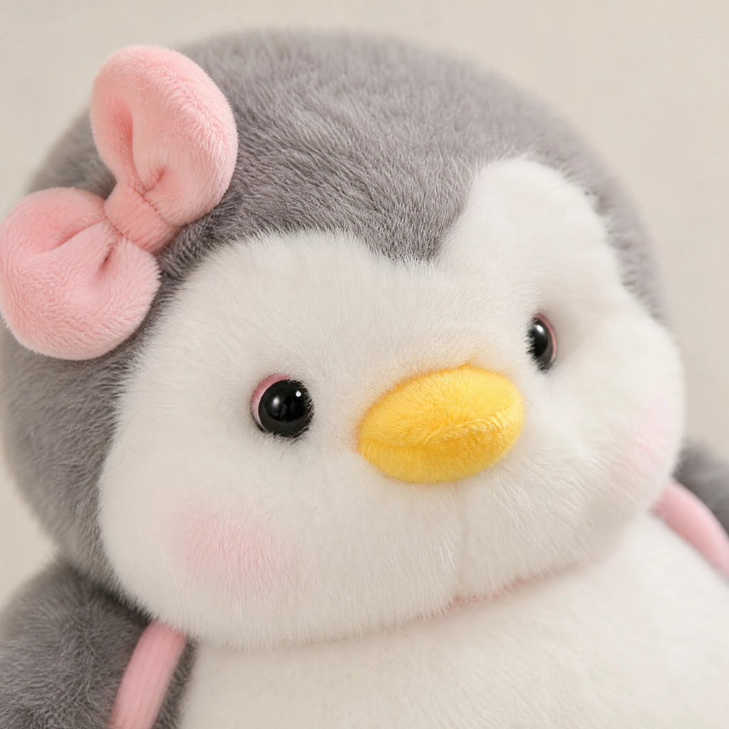 Penguin Plush with Pink Bow and Gray Backpack - Détail matière