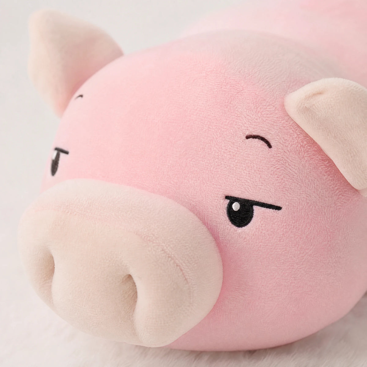 Pig Stuffed Animal in Lying Down Position with Blanket - Détail matière