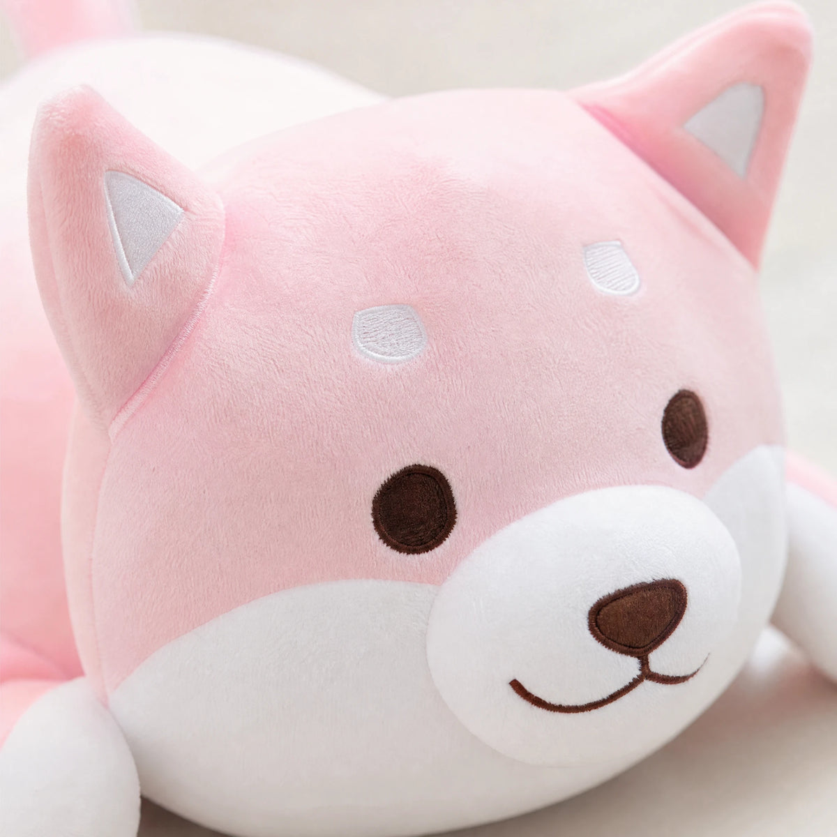 Pink Dog Plush with Soft Round Body and Cute Face - Détail matière