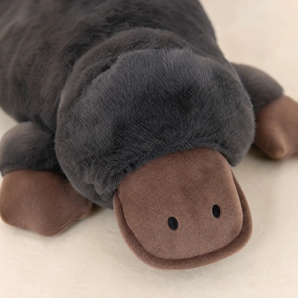 Platypus Plush, Giant Fluffy Stuffed Animal with Soft Cotton - Détail matière