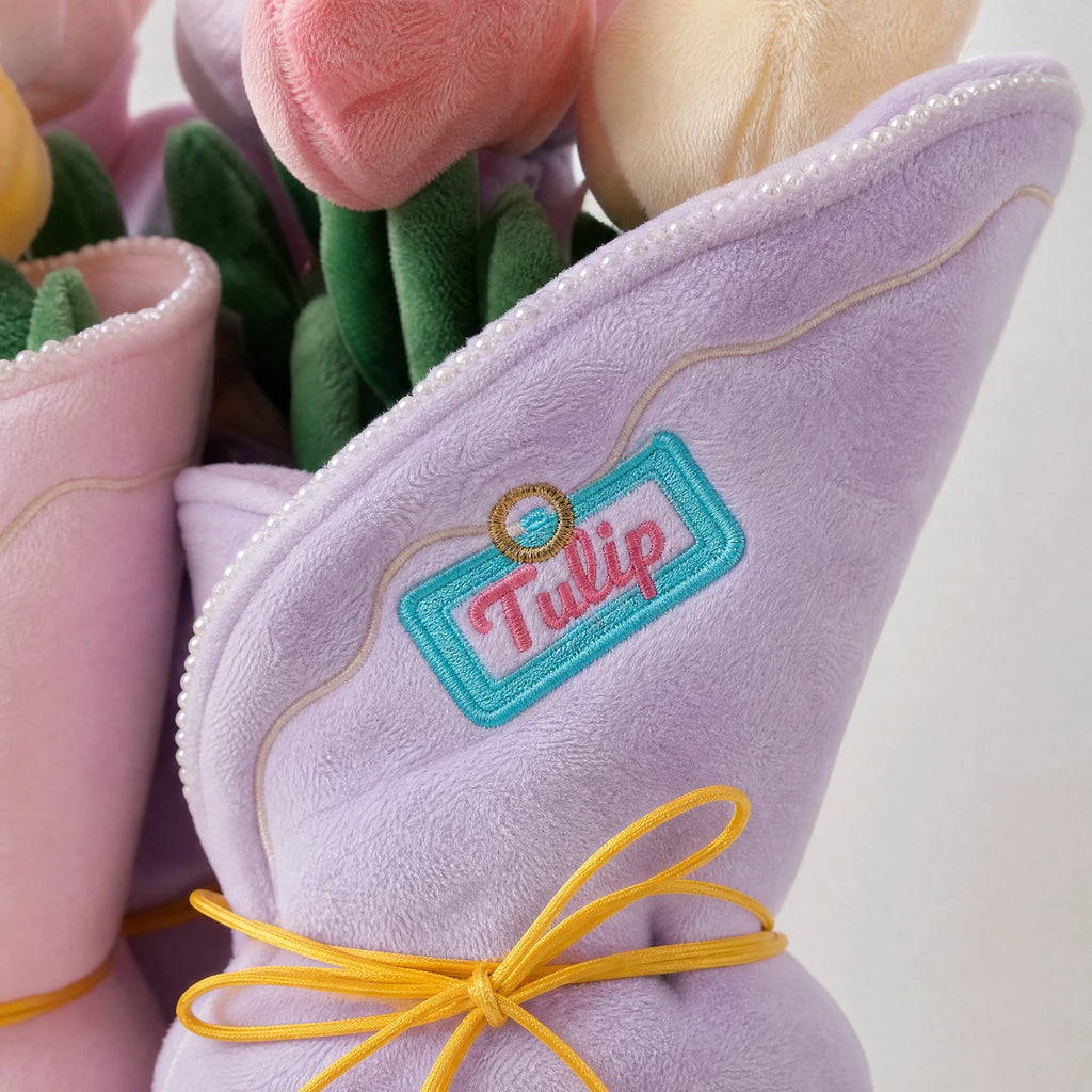 Plush Flower Bouquet with Pastel Tulips in Pink or Lilac - Détail matière