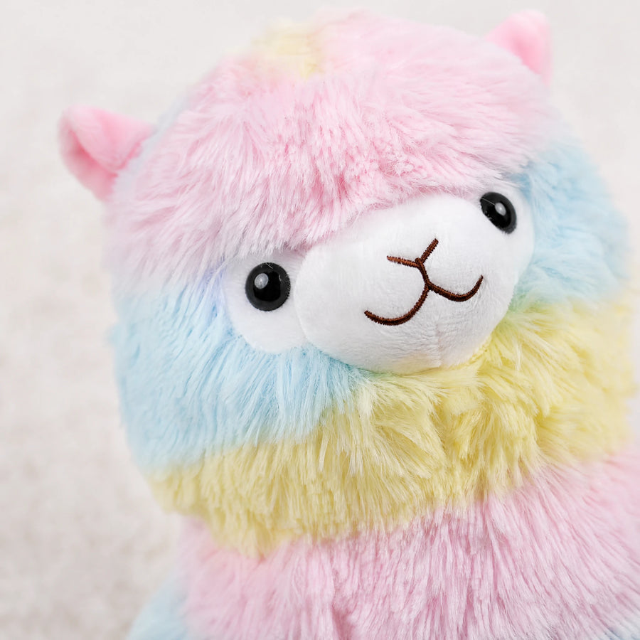 Rainbow Llama Plush with Pastel Striped Fur - Détail matière
