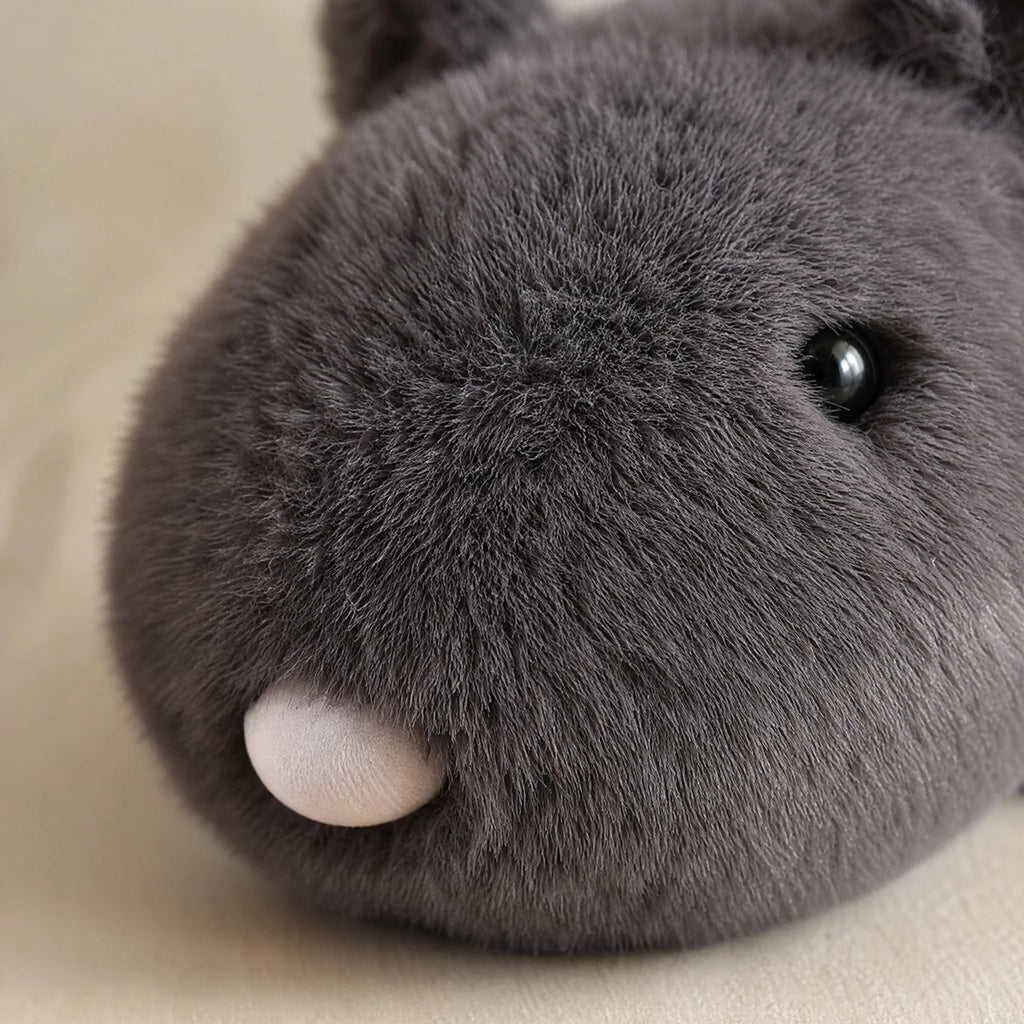Rat Plush with Dark Gray Fur and Soft Texture - Détail matière