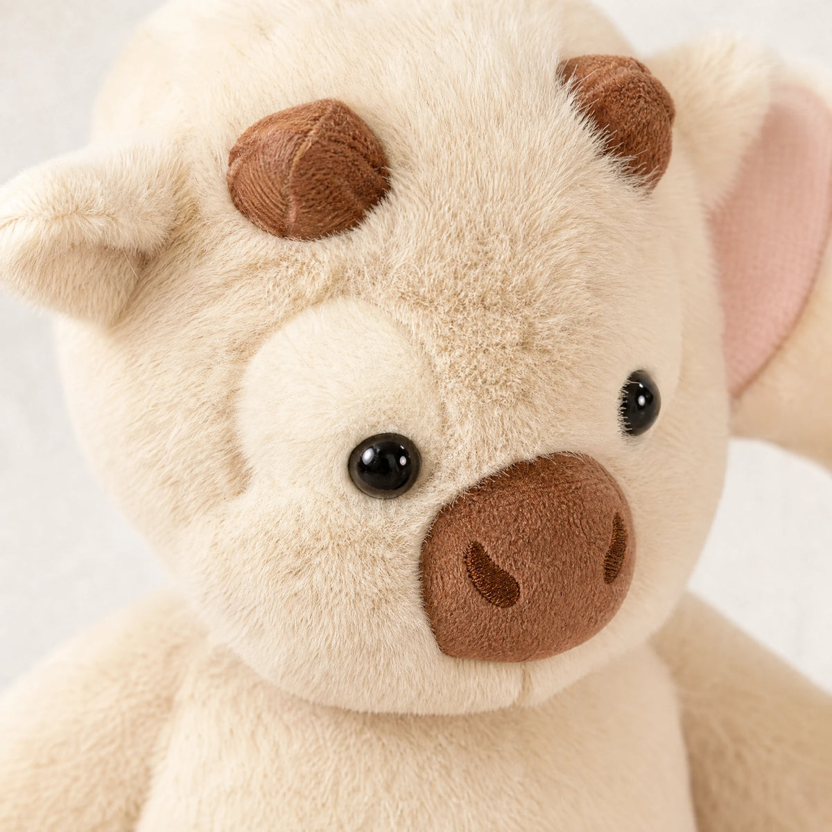 Running Cow Plush - Interactive Soft Toy with Moving Legs - Détail matière